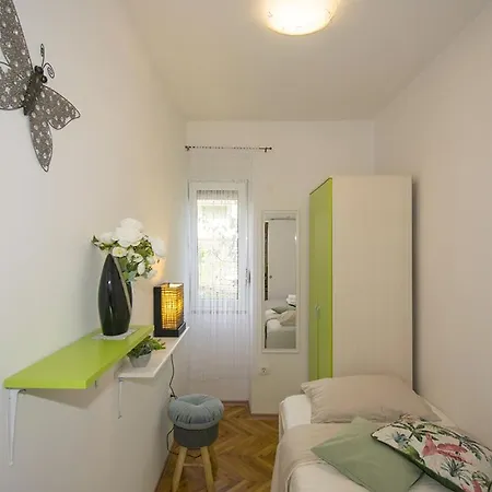 Edera, Near The Town In A Quiet Location Rovinj