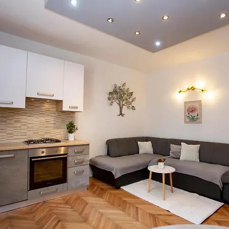 Appartement Edera, Near The Town In A Quiet Location *