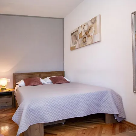 Edera, Near The Town In A Quiet Location Appartement