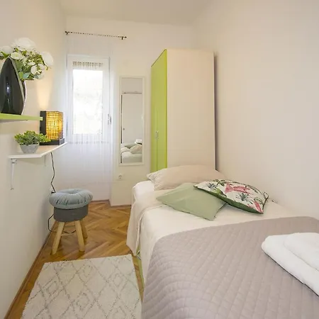 Appartement Edera, Near The Town In A Quiet Location *