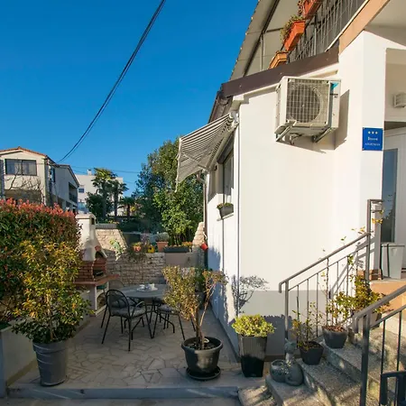 Edera, Near The Town In A Quiet Location Appartement *